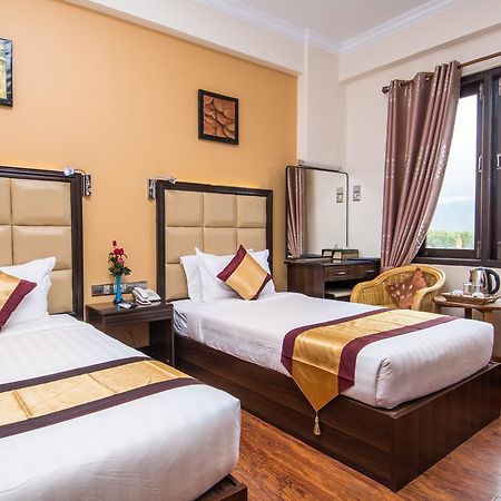 The Hotel Emperor-Inle Nyaung Shwe Exterior foto